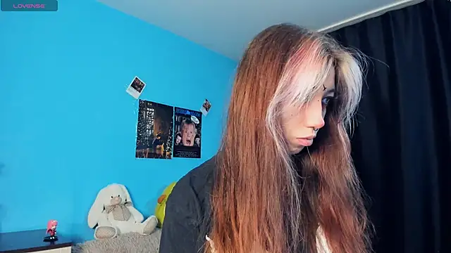 Snapshot of _Mindy_ chatting on 12/31/24, 01:26 Mindy online show from 12/31/24, 01:26