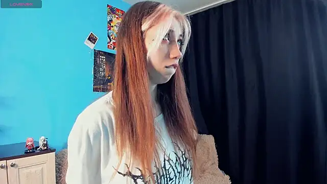 Snapshot of _Mindy_ chatting on 01/18/25, 12:46 Mindy online show from 01/18/25, 12:46