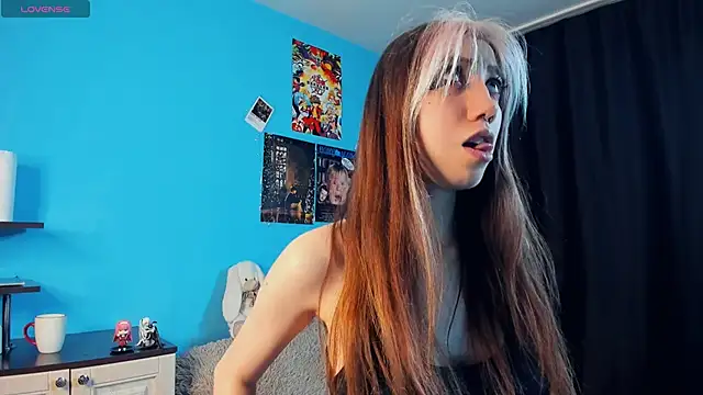 Snapshot of _Mindy_ chatting on 01/19/25, 04:33 Mindy online show from 01/19/25, 04:33