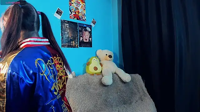 Snapshot of _Mindy_ chatting on 01/24/25, 06:03 Mindy online show from 01/24/25, 06:03