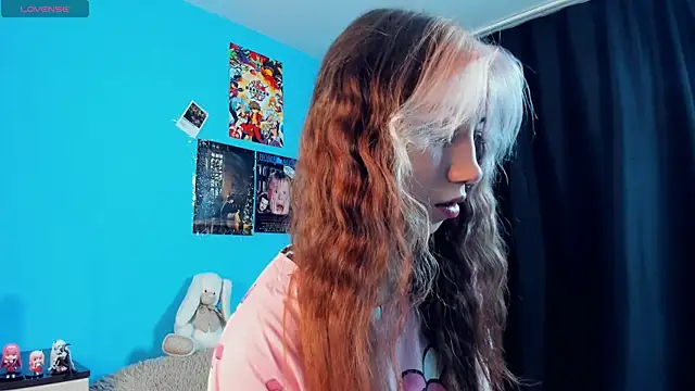 Snapshot of _Mindy_ chatting on 02/06/25, 01:27 Mindy online show from 02/06/25, 01:27