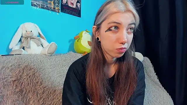 Snapshot of _Mindy_ chatting on 02/10/25, 02:08 Mindy online show from 02/10/25, 02:08