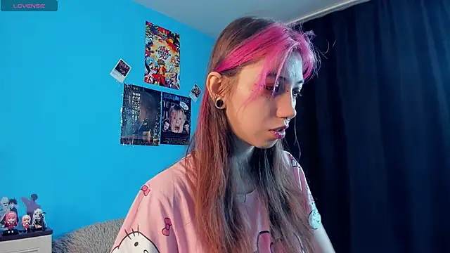 Snapshot of _Mindy_ chatting on 03/01/25, 03:10 Mindy online show from 03/01/25, 03:10