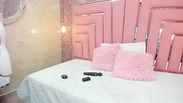 Snapshot of SEXY_HOTTIE__ chatting on 01/26/25, 06:48 SEXY HOTTIE online show from 01/26/25, 06:48