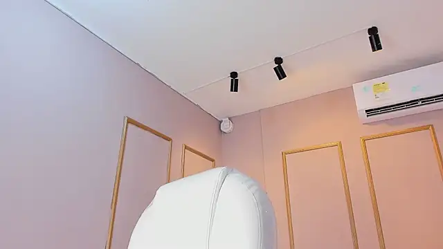 PerlaPreciosa online show from 02/25/26, 04:00