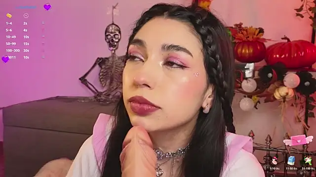 Snapshot of Sweet_Nyx chatting on 10/19/25, 04:35 Sweet Nyx online show from 10/19/25, 04:35