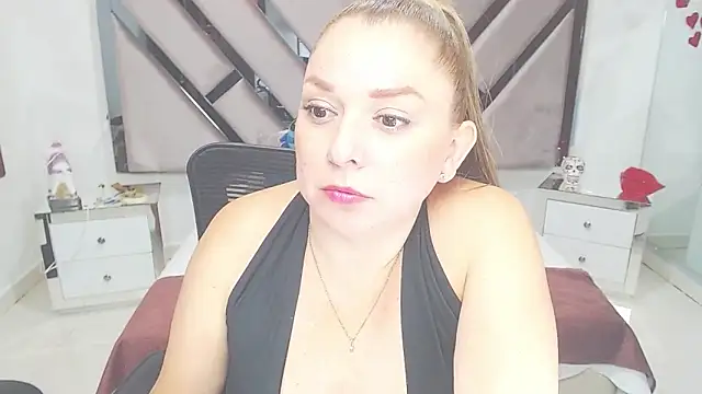 Snapshot of natalia5560 chatting on 03/04/25, 01:59 natalia5560 online show from 03/04/25, 01:59