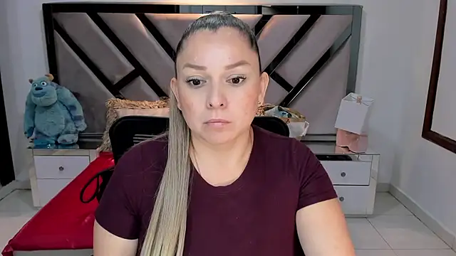 Snapshot of natalia5560 chatting on 09/16/25, 12:39 natalia5560 online show from 09/16/25, 12:39