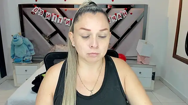 Snapshot of natalia5560 chatting on 09/22/25, 12:40 natalia5560 online show from 09/22/25, 12:40