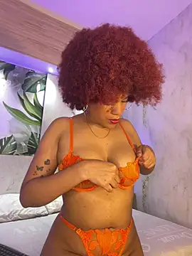 Snapshot of loladupont chatting on 06/06/26, 03:11 loladupont online show from 06/06/26, 03:11