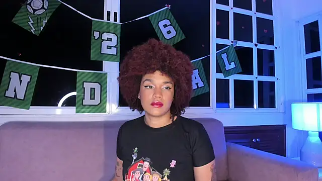 Snapshot of loladupont chatting on 06/13/26, 03:04 loladupont online show from 06/13/26, 03:04