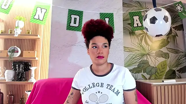 Snapshot of loladupont chatting on 06/15/26, 03:09 loladupont online show from 06/15/26, 03:09