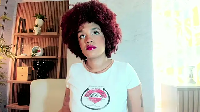Snapshot of loladupont chatting on 06/24/26, 03:05 loladupont online show from 06/24/26, 03:05