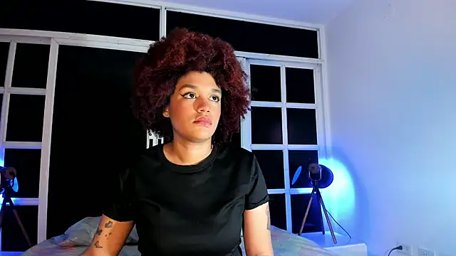 Snapshot of loladupont chatting on 07/05/26, 03:02 loladupont online show from 07/05/26, 03:02