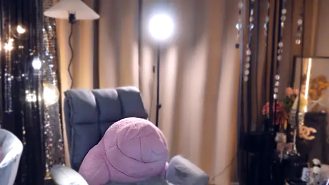 zhdhdbdkx online show from 09/19/25, 05:13