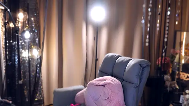 zhdhdbdkx online show from 11/17/25, 05:08