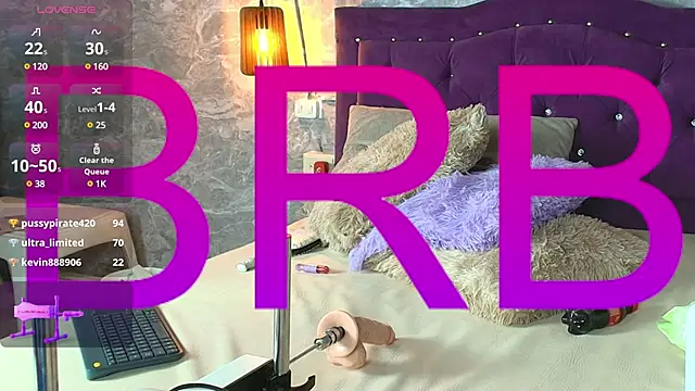 Snapshot of Little_lili19 chatting on 02/14/25, 11:31 Little lili19 online show from 02/14/25, 11:31