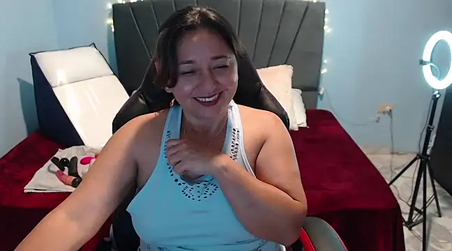 Snapshot of AngelRouss chatting on 02/10/25, 01:55 AngelRouss online show from 02/10/25, 01:55