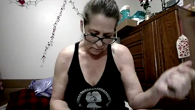 Snapshot of Keywest_Kate chatting on 05/17/26, 11:45 Keywest Kate online show from 05/17/26, 11:45