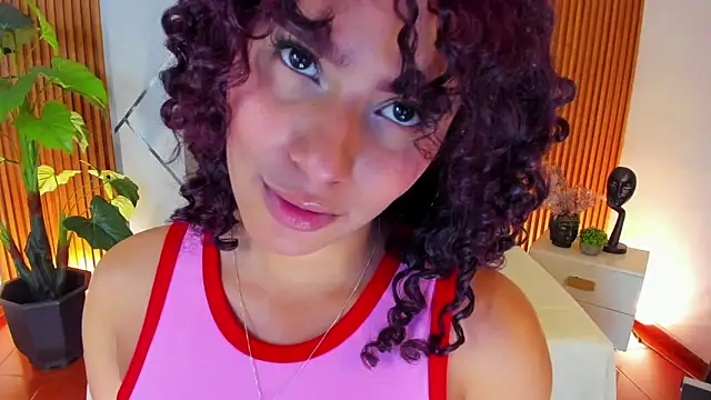 charlottee white online show from 12/18/25, 08:37