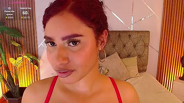 charlottee white online show from 03/13/26, 08:26