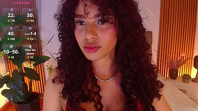 Snapshot of charlottee_white chatting on 05/04/26, 10:28 charlottee white online show from 05/04/26, 10:28