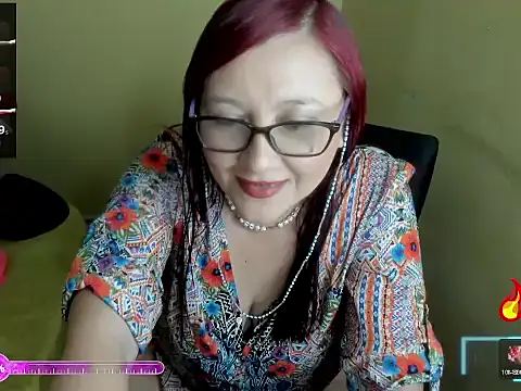 Snapshot of MilfObsession_ chatting on 11/14/25, 05:11 MilfObsession online show from 11/14/25, 05:11