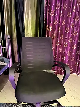 Snapshot of hot_menka chatting on 01/05/25, 11:04 hot menka online show from 01/05/25, 11:04