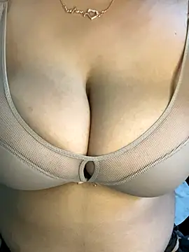 Snapshot of hot_menka chatting on 09/14/25, 03:44 hot menka online show from 09/14/25, 03:44