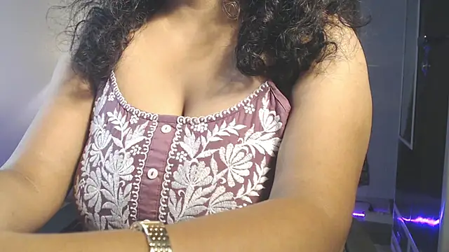Snapshot of hot_menka chatting on 06/03/26, 08:58 hot menka online show from 06/03/26, 08:58