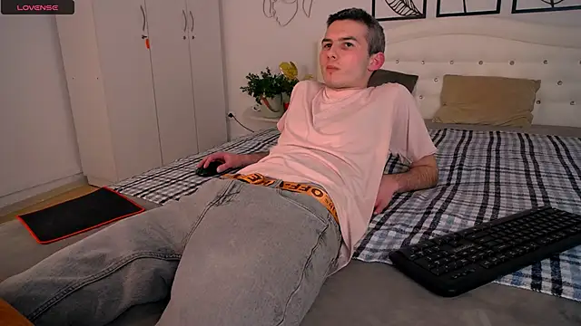 Snapshot of Devin_Jay chatting on 02/04/25, 05:21 Devin Jay online show from 02/04/25, 05:21