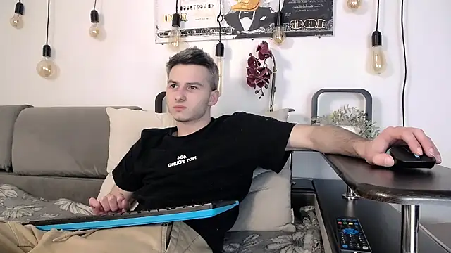 Snapshot of Devin_Jay chatting on 03/19/25, 07:40 Devin Jay online show from 03/19/25, 07:40