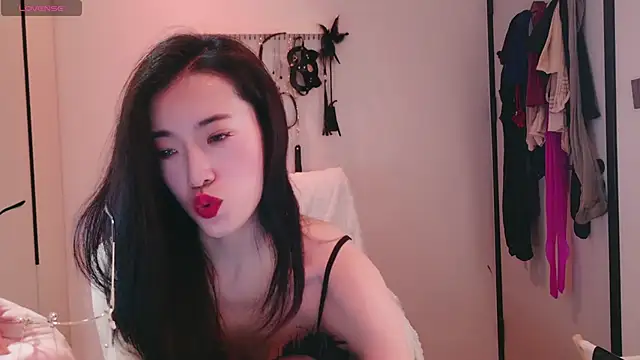 Snapshot of Sweet-521 chatting on 11/09/25, 03:05 Sweet-521 online show from 11/09/25, 03:05