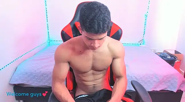 oliver thompsson7 online show from 01/07/25, 05:42