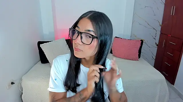 martina roldam online show from 06/04/26, 04:29