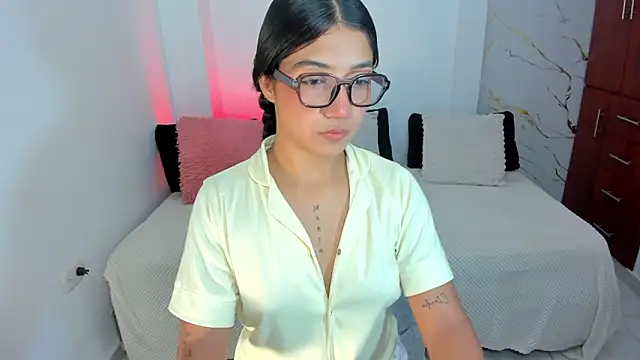 Snapshot of martina_roldam chatting on 06/11/26, 04:21 martina roldam online show from 06/11/26, 04:21