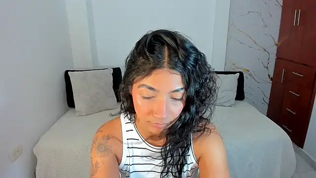 Snapshot of martina_roldam chatting on 07/01/26, 02:35 martina roldam online show from 07/01/26, 02:35