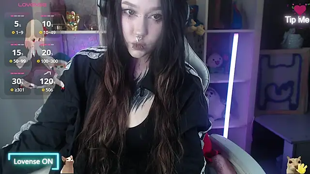 Snapshot of chloe_crystall_killer chatting on 06/14/26, 01:46 chloe crystall killer online show from 06/14/26, 01:46