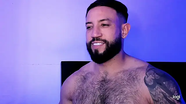 Snapshot of BradLeon_ chatting on 03/21/25, 09:45 BradLeon online show from 03/21/25, 09:45