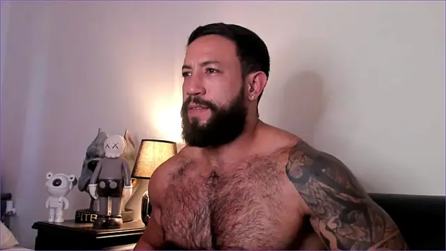 Snapshot of BradLeon_ chatting on 11/26/25, 08:43 BradLeon online show from 11/26/25, 08:43