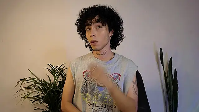 Snapshot of seven7xis chatting on 12/22/24, 08:16 seven7xis online show from 12/22/24, 08:16