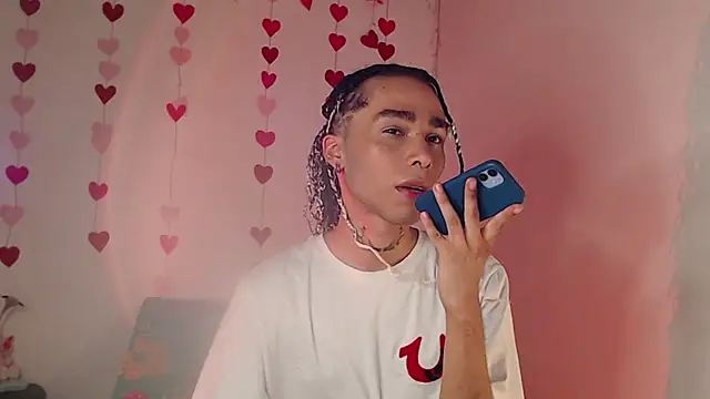 Snapshot of seven7xis chatting on 02/22/25, 05:02 seven7xis online show from 02/22/25, 05:02