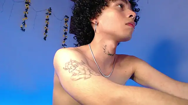 Snapshot of seven7xis chatting on 03/13/25, 04:38 seven7xis online show from 03/13/25, 04:38