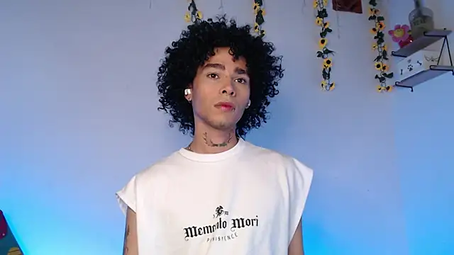 Snapshot of seven7xis chatting on 03/19/25, 05:08 seven7xis online show from 03/19/25, 05:08