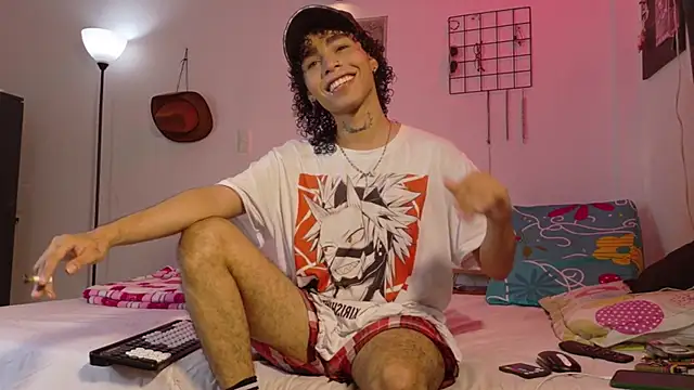 Snapshot of seven7xis chatting on 02/05/26, 01:21 seven7xis online show from 02/05/26, 01:21