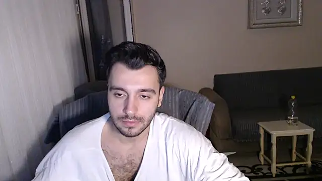 handsomeee04 online show from 09/29/25, 12:49