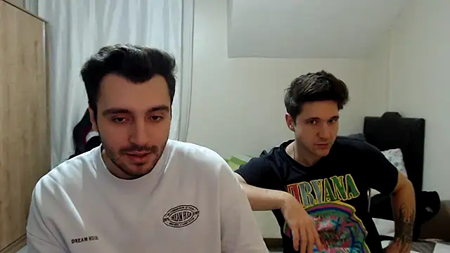 handsomeee04 online show from 10/15/25, 08:09