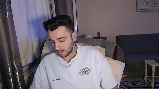 handsomeee04 online show from 11/10/25, 09:47