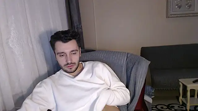 handsomeee04 online show from 11/25/25, 11:05