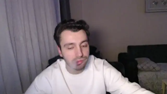 handsomeee04 online show from 03/24/26, 10:04